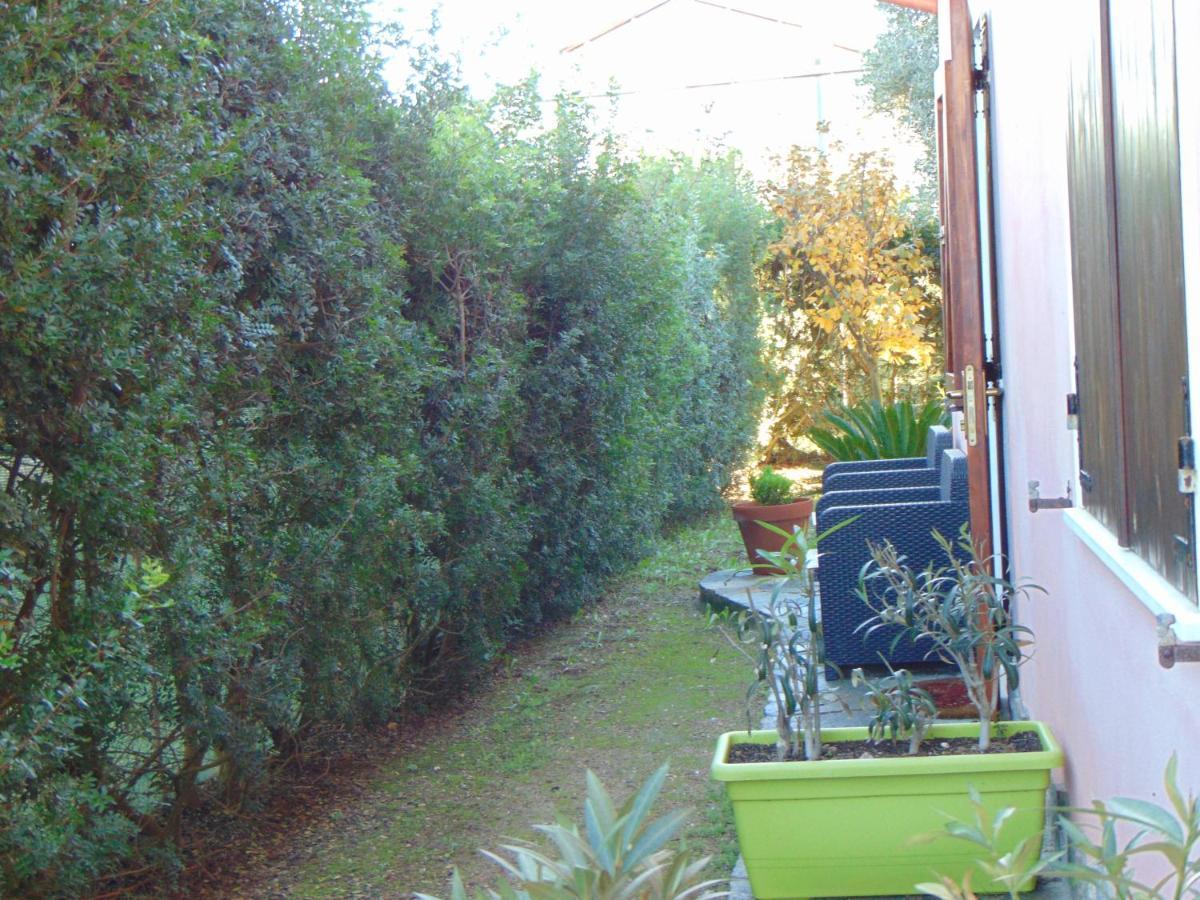 La Contea Bed & Breakfast SantʼAnna Arresi Eksteriør bilde