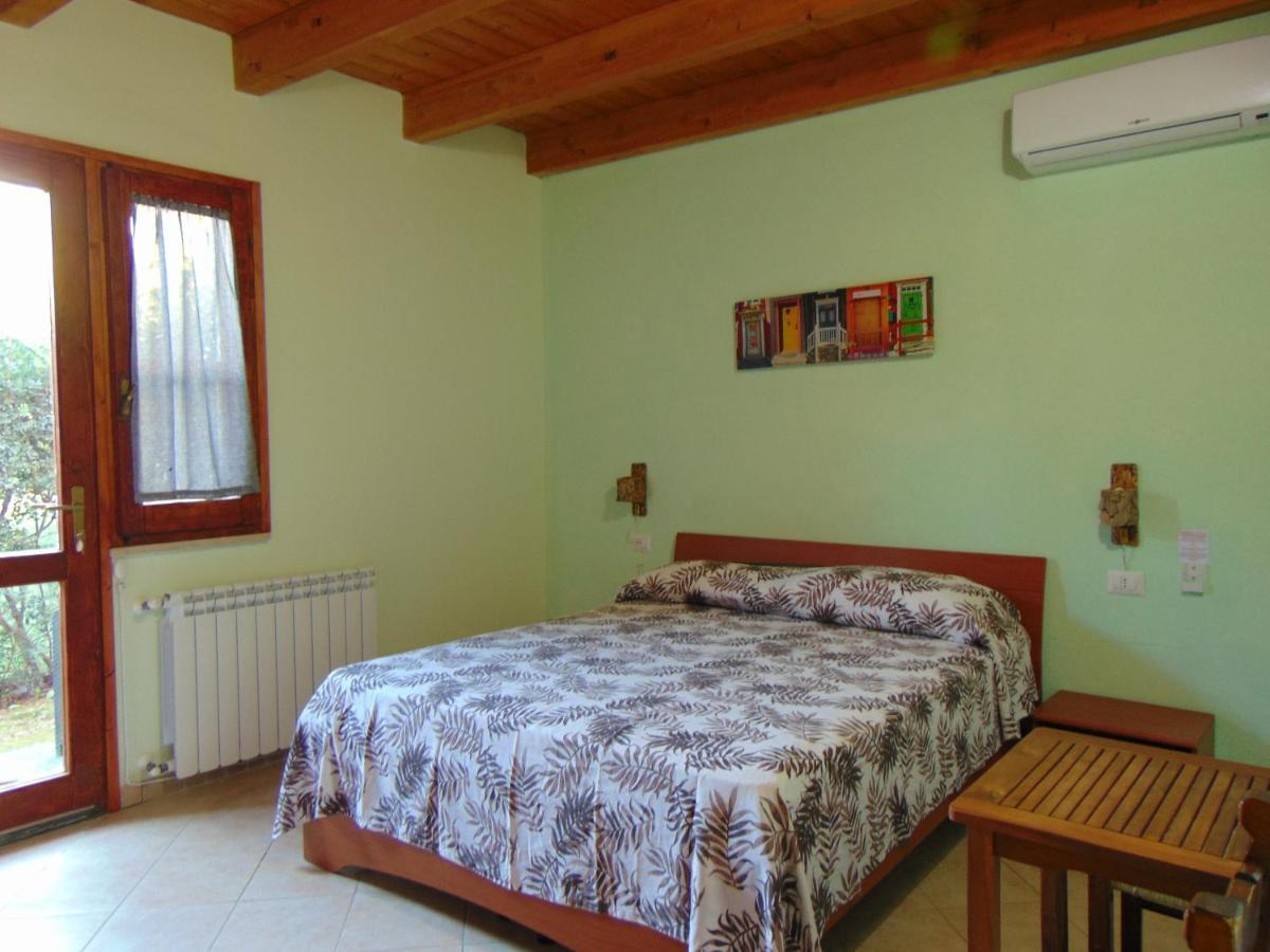 La Contea Bed & Breakfast SantʼAnna Arresi Eksteriør bilde