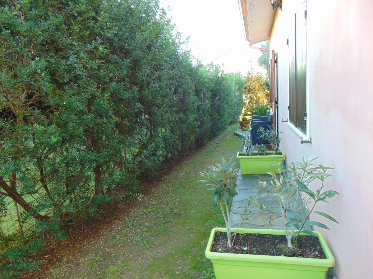 La Contea Bed & Breakfast SantʼAnna Arresi Eksteriør bilde